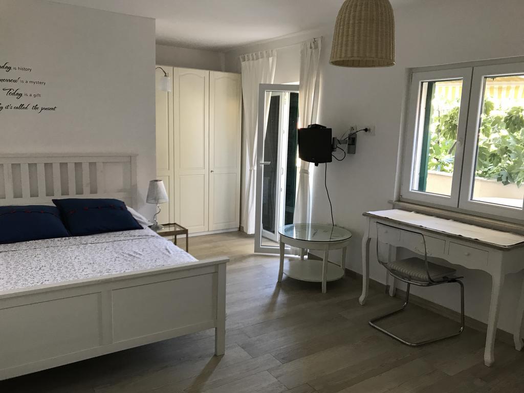 Guesthouse Davorka Bijelic Murter Eksteriør bilde